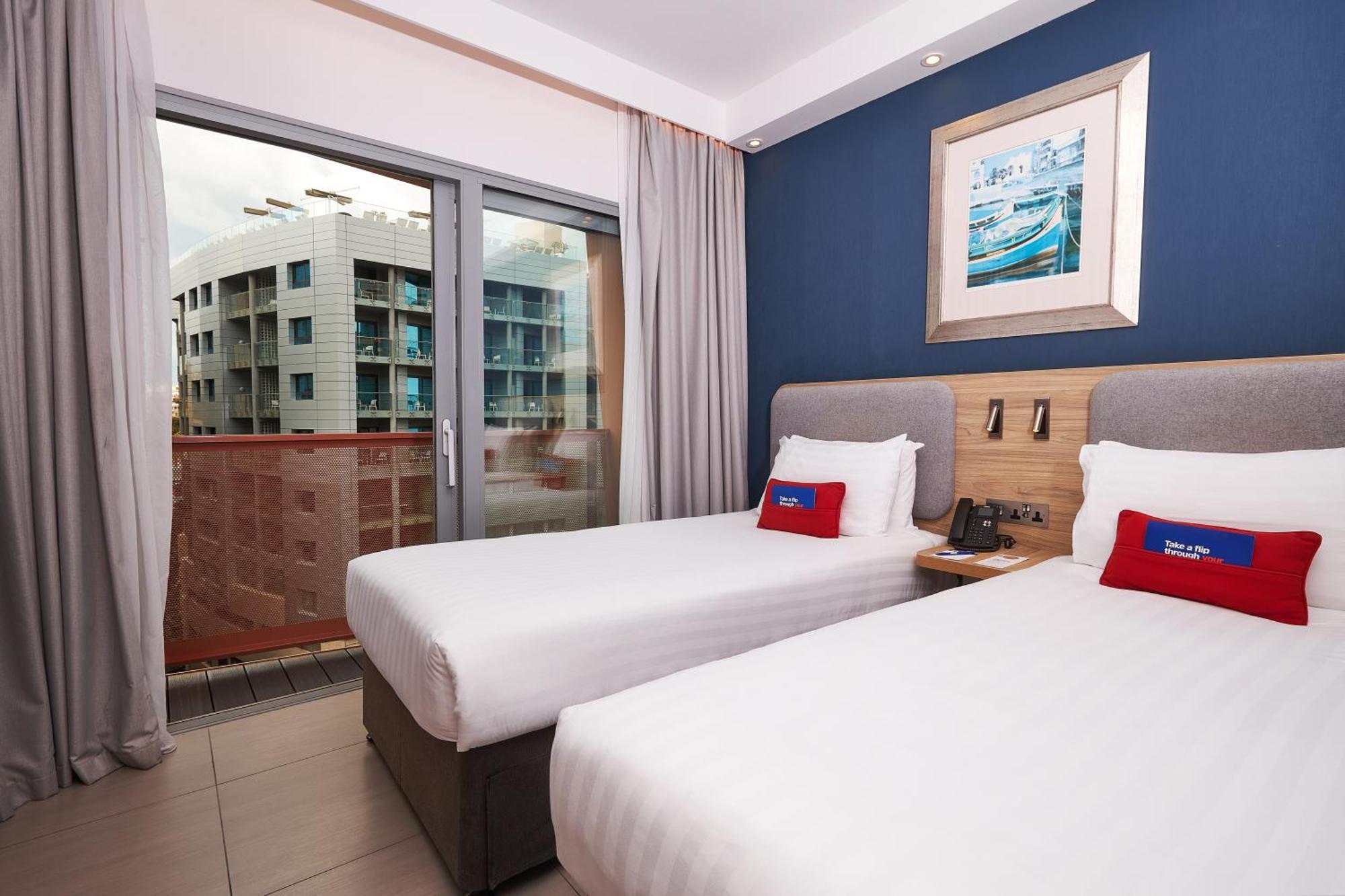 Holiday Inn Express - Malta By Ihg San Julián Exterior foto