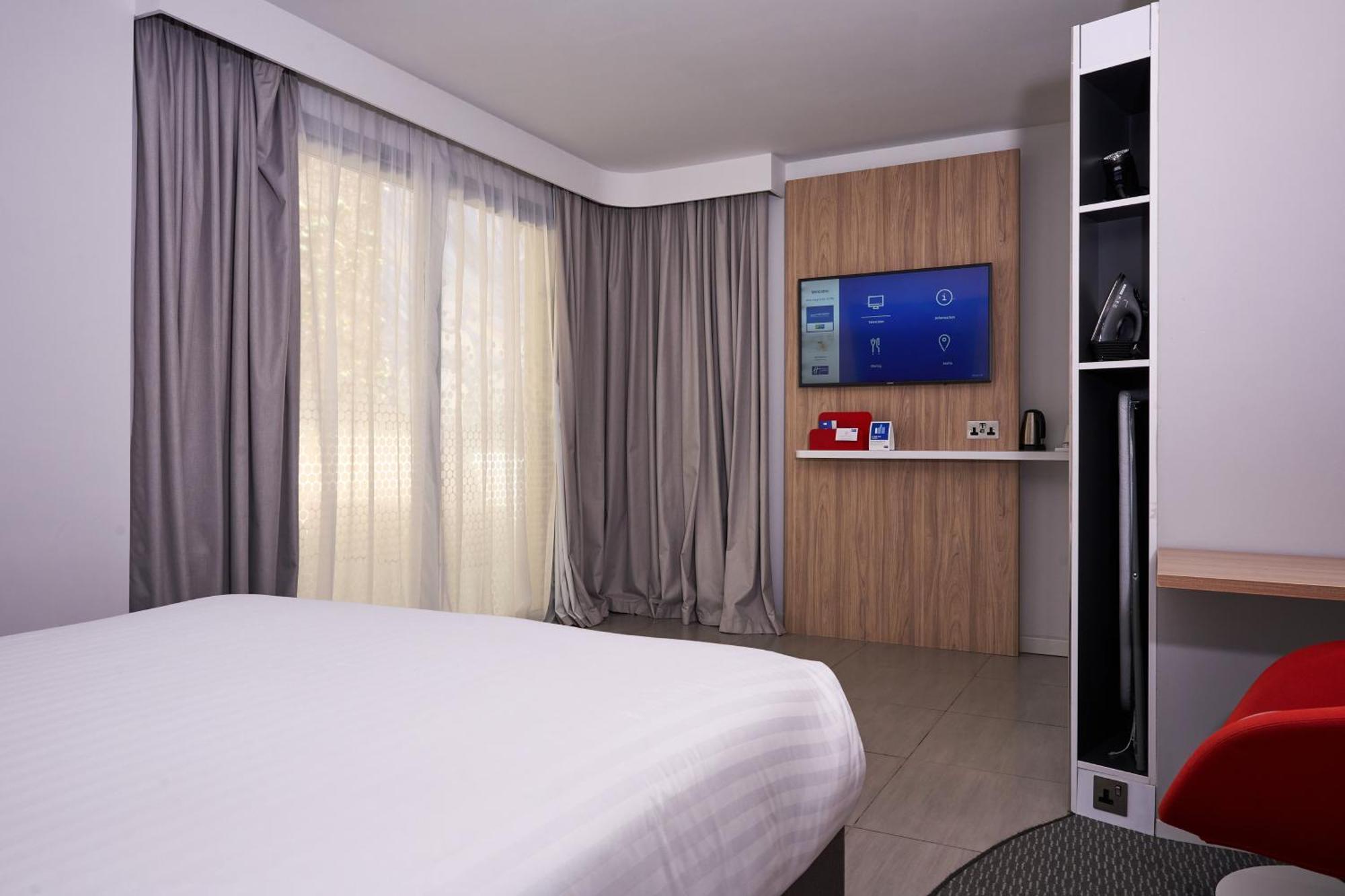 Holiday Inn Express - Malta By Ihg San Julián Exterior foto